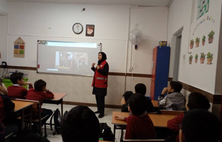 کلاس ایمنی آسانسور با حضور مربی سازمان آتش نشانی 3