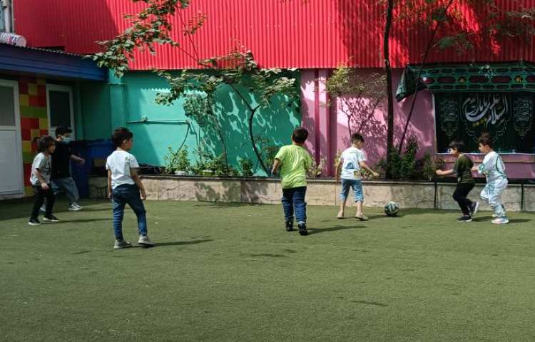 : کلاس بازی و ورزش، آشنایی با اصول اولیه فوتبال