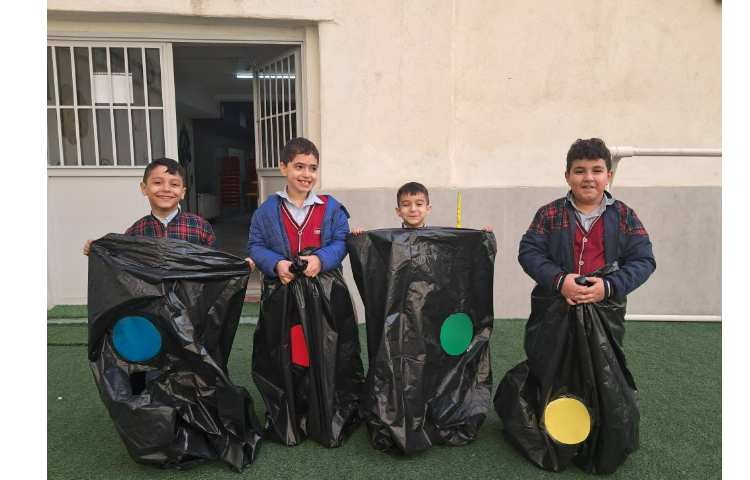 کلاس بدون دیوار بازی های جسمی حرکتی شاد 13