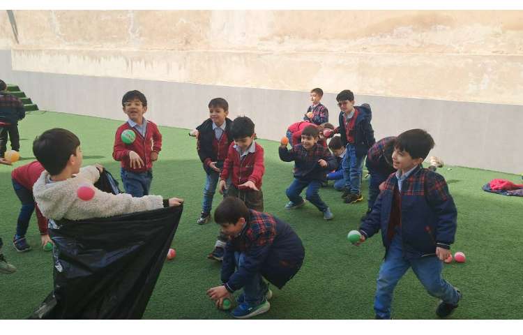 کلاس بدون دیوار بازی های جسمی حرکتی شاد 7