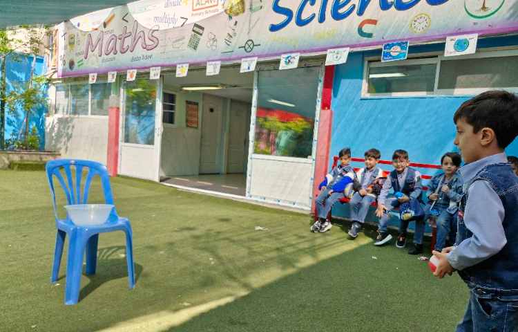 کلاس بدون دیوار بازی و ریاضی