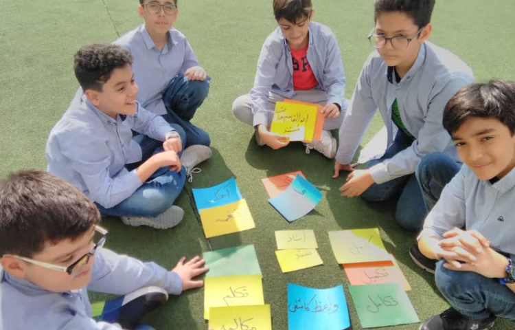 کلاس بدون دیوار با مضمون فارسی