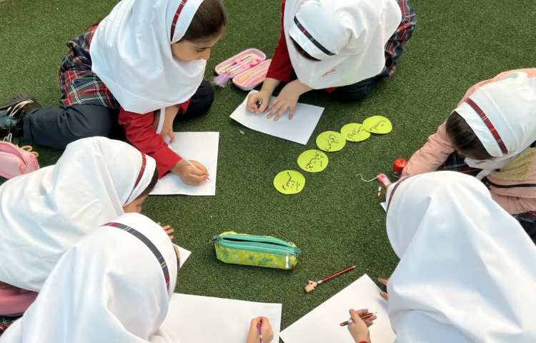 کلاس بدون دیوار فارسی