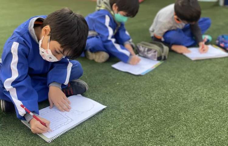 کلاس بدون دیوار (یادگیری نشانه ر نوشتن نام مادر ) 2