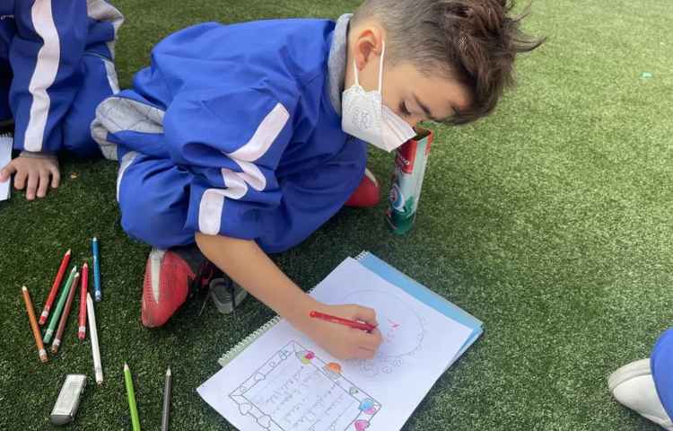 کلاس بدون دیوار (یادگیری نشانه ر نوشتن نام مادر ) 5