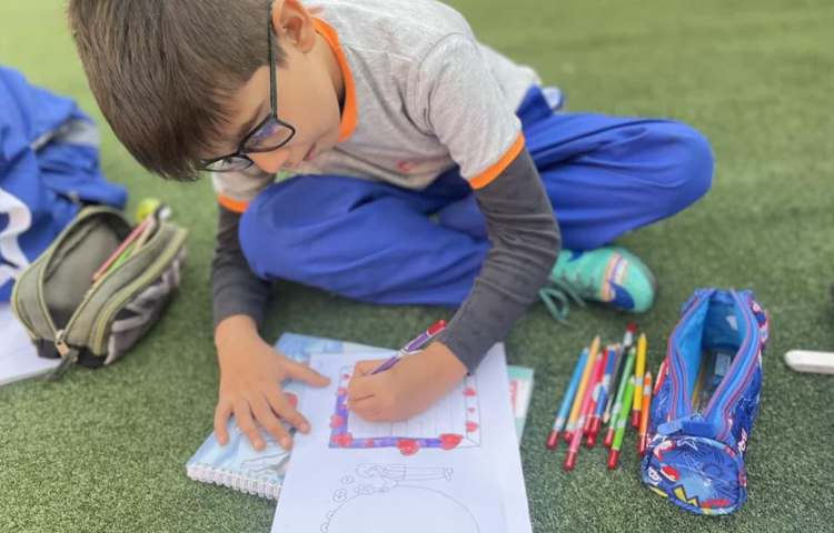 کلاس بدون دیوار (یادگیری نشانه ر نوشتن نام مادر ) 6