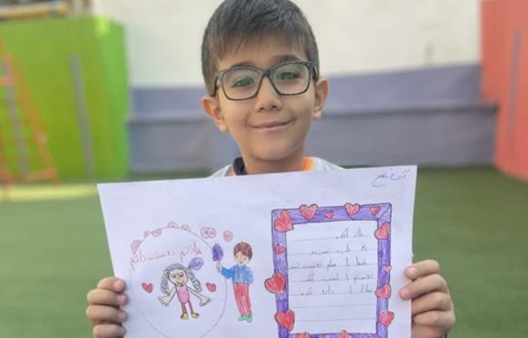 کلاس بدون دیوار (یادگیری نشانه ر نوشتن نام مادر ) 9