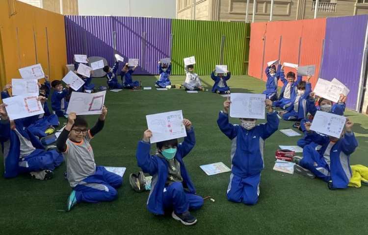 کلاس بدون دیوار (یادگیری نشانه ر نوشتن نام مادر )