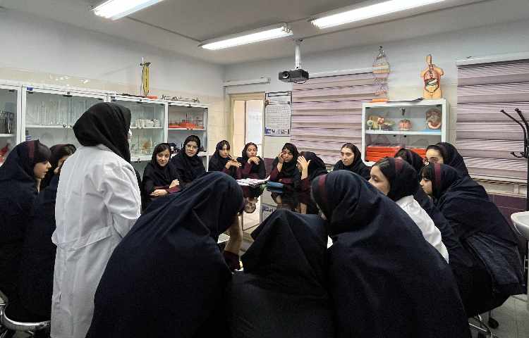 کلاس تشریح مغز در آزمایشگاه 1