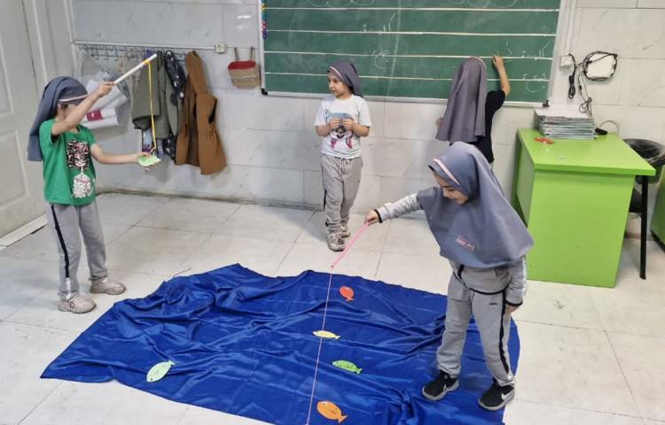 کلاس تلفیقی (علوم،‌فارسی،‌ریاضی) 1