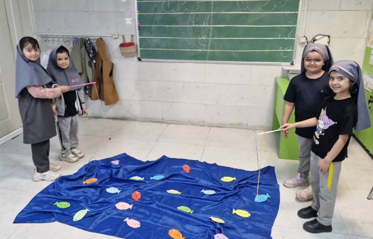 کلاس تلفیقی (علوم،‌فارسی،‌ریاضی) 10