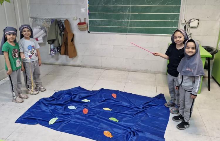 کلاس تلفیقی (علوم،‌فارسی،‌ریاضی) 2