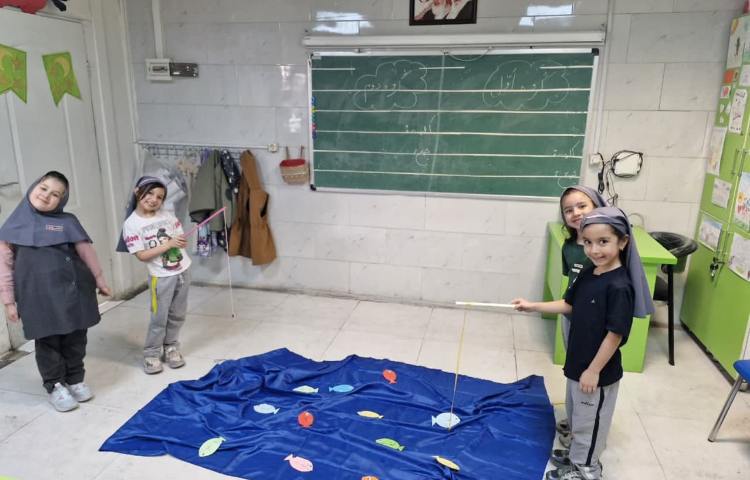 کلاس تلفیقی (علوم،‌فارسی،‌ریاضی) 6