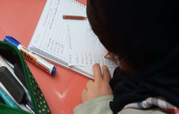 کلاس حضوری همراه با دانش آموزان 1