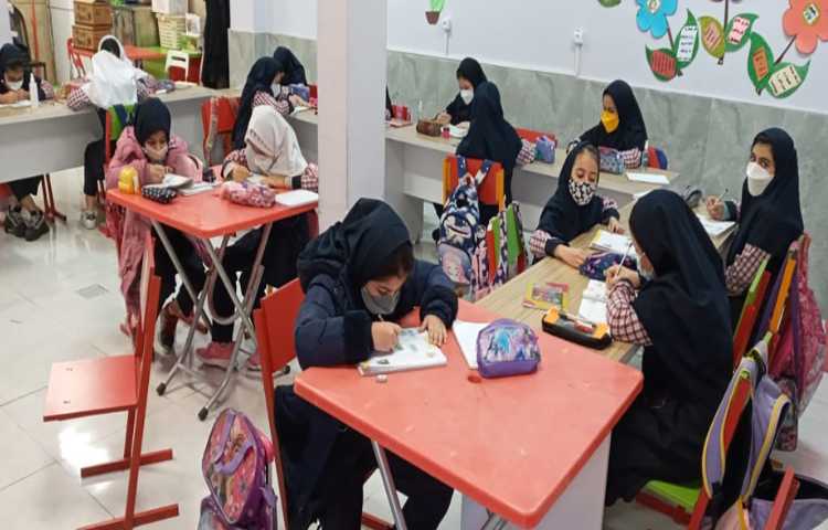 کلاس حضوری همراه با دانش آموزان 2