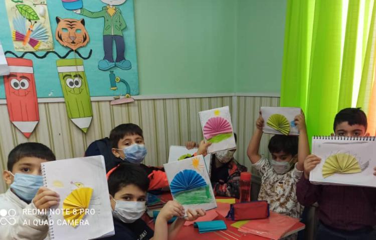 کلاس حضوری هنر، پایه اول مدادرنگی 3