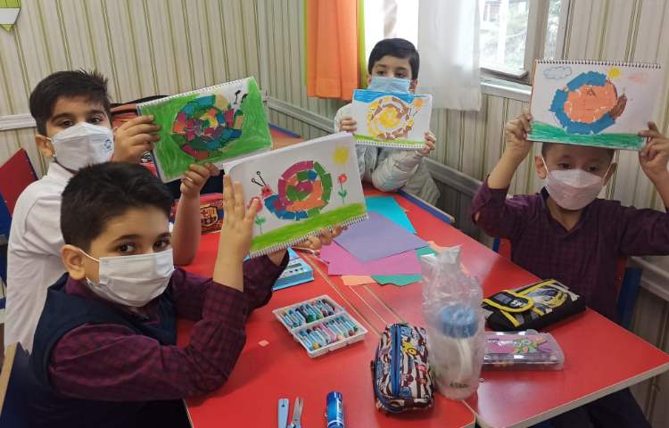 کلاس حضوری هنر، پایه اول مداد رنگی