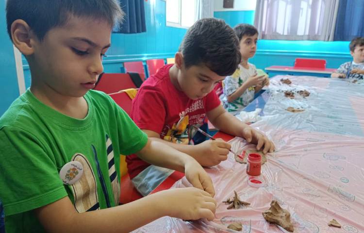 : کلاس خلاقیت، دستورزی کار با گل سفال 1