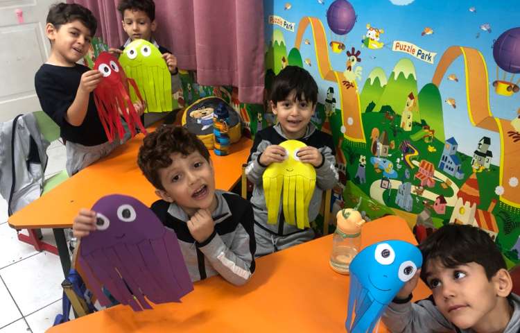 کلاس دستان توانا برش خطوط و درست کردن عروس دریایی 2