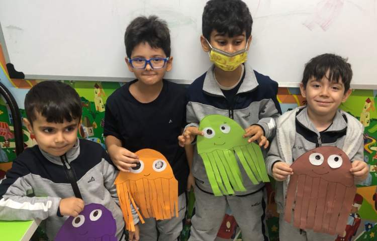 کلاس دستان توانا برش خطوط و درست کردن عروس دریایی