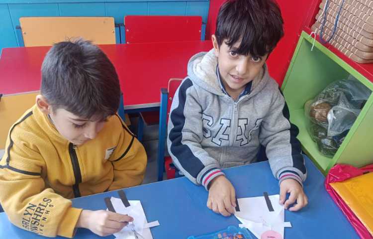 کلاس دستان توانا موضوع اریگامی پرستار 5