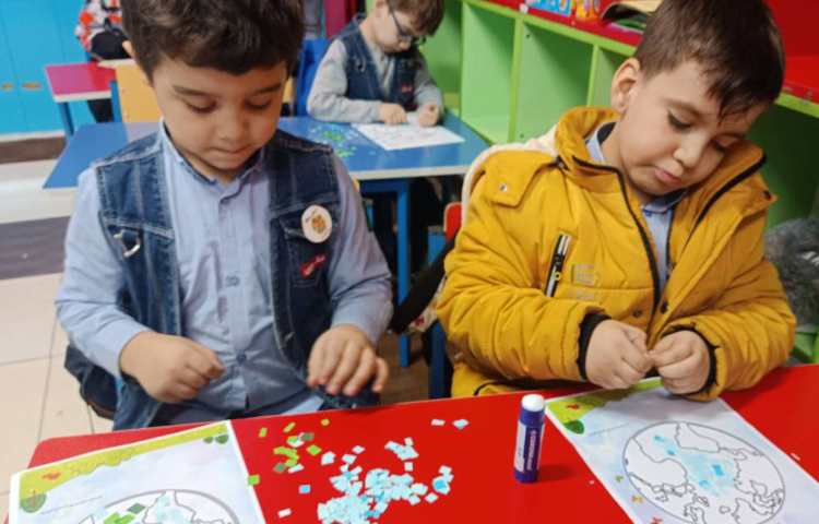 کلاس دستان توانا موضوع تکه چسبانی کره زمین 3