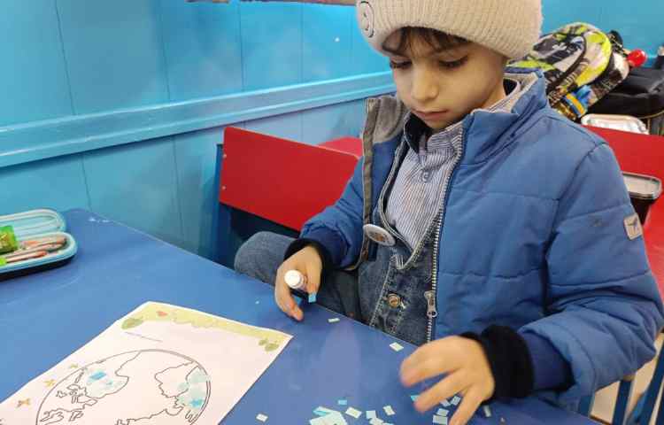 کلاس دستان توانا موضوع تکه چسبانی کره زمین 4