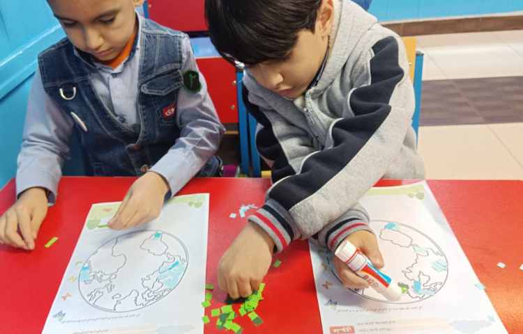 کلاس دستان توانا موضوع تکه چسبانی کره زمین 6
