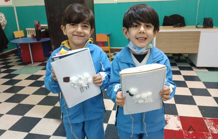 :کلاس دستان توانمند موضوع کلاژ (گ) آغاز گوسفند 1