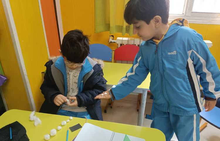 :کلاس دستان توانمند موضوع کلاژ (گ) آغاز گوسفند 3