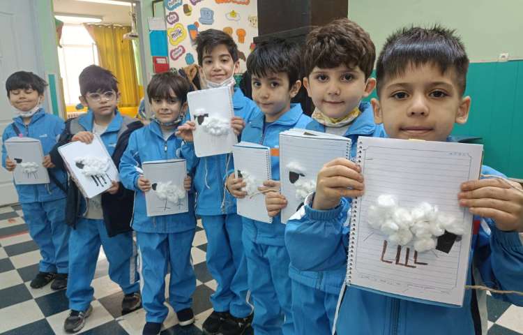 :کلاس دستان توانمند موضوع کلاژ (گ) آغاز گوسفند 4