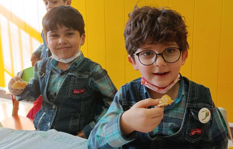 :کلاس دنیای رنگی من، صرف صبحانه با مربای دست پخت نوآموزان 2