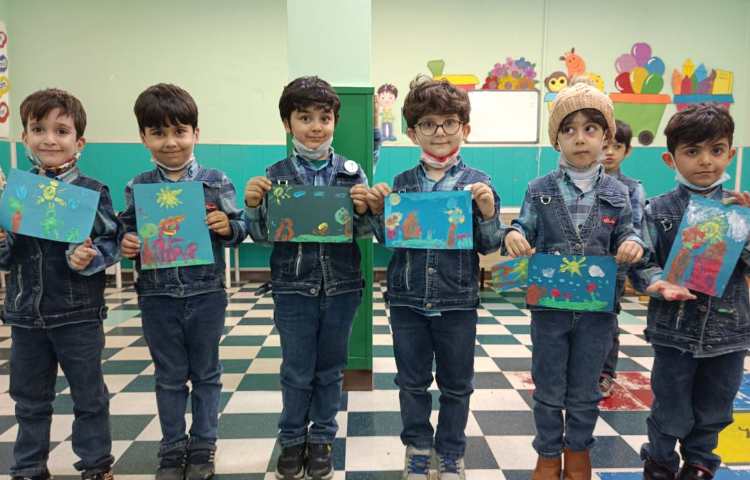 :کلاس دنیای رنگی من، نقاشی یک روز آفتابی با استفاده از رنگ انگشتی 4