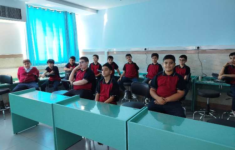 کلاس رایانه آموزش اسکرچ پایه پنجم 3