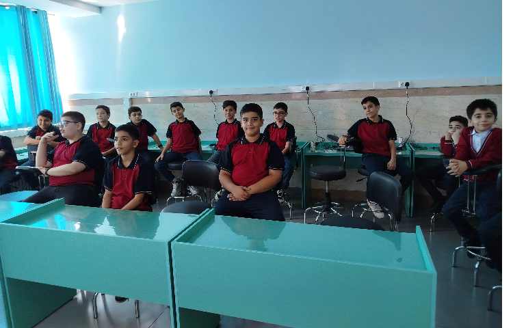 کلاس رایانه آموزش اسکرچ پایه پنجم 4