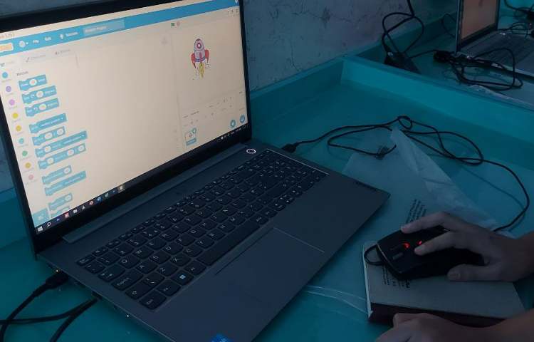 کلاس رایانه آموزش اسکرچ پایه پنجم 8