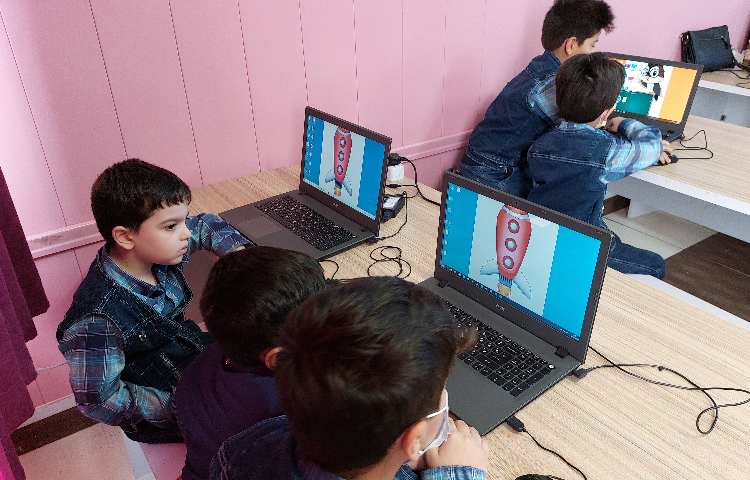 :کلاس رایانه، آموزش تنظیم محافظ صفحه نمایش، کلاس انگور 3