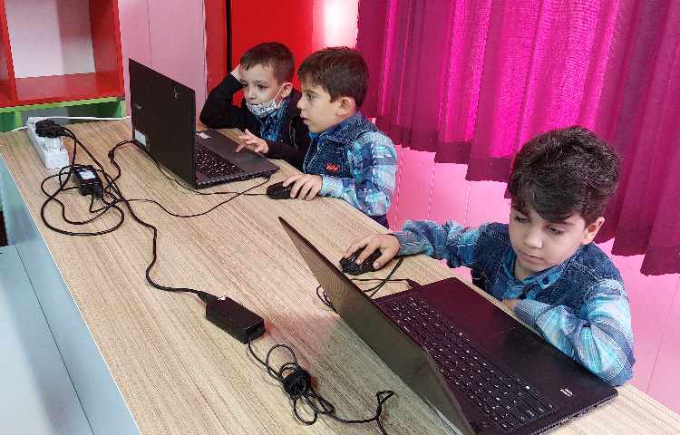 :کلاس رایانه، آموزش تنظیم محافظ صفحه نمایش، کلاس پرتقال 4