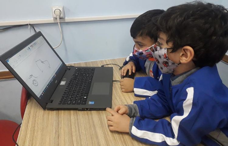 کلاس رایانه (مبحث پینت) پیش دبستان علوی 5