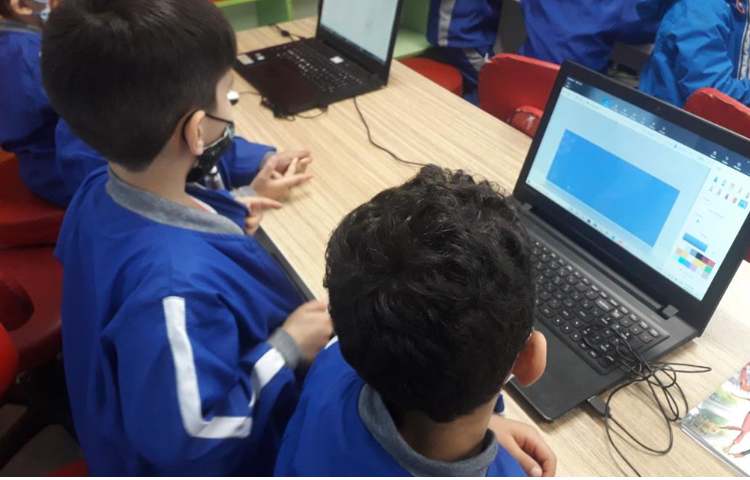 کلاس رایانه (مبحث پینت) پیش دبستان علوی 6