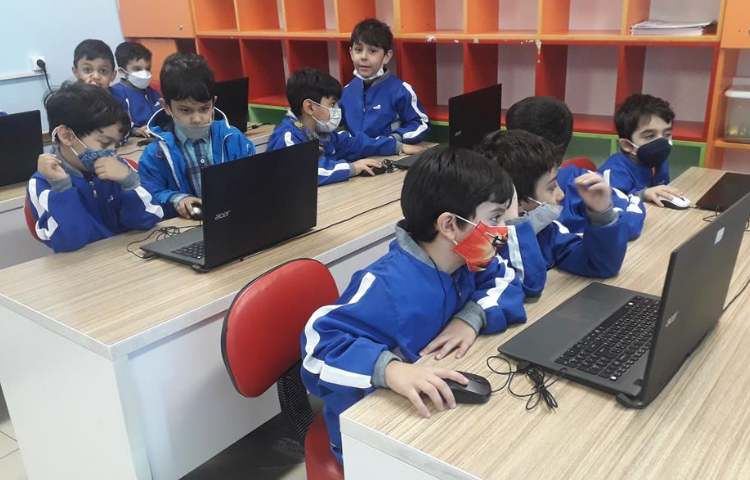 کلاس رایانه (مبحث پینت) پیش دبستان علوی 7