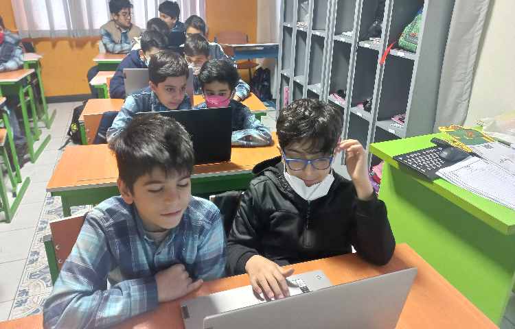 کلاس رایانه -پایه چهارم و پنجم 2