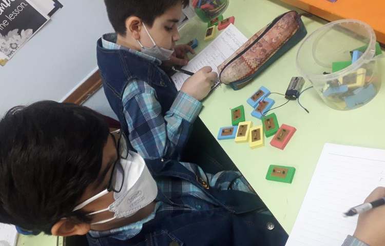 کلاس رباتیک (آشنایی با مقاومت ها رنگی ) 2