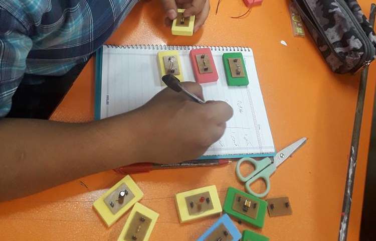 کلاس رباتیک (آشنایی با مقاومت ها رنگی ) 7