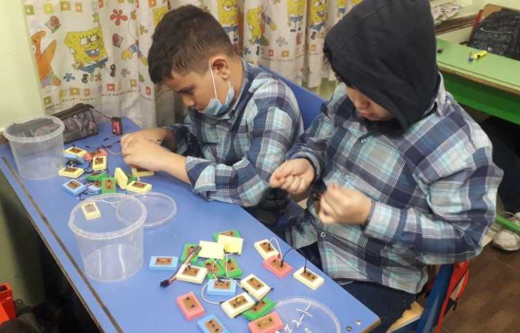 کلاس رباتیک (ساخت مدارهای موازی و سری) 6