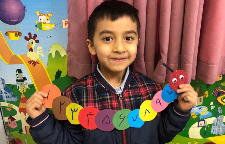 کلاس ریاضی:برای تثبیت یادگیری اعداد،کاردستی اعداد درست شد. 7