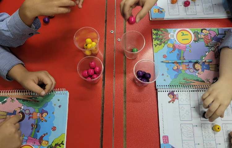 کلاس ریاضی ،آشنایی با دسته بندی، دسته بندی با کمک مهره ها 3