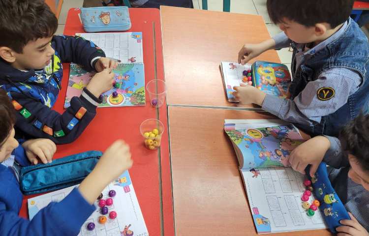 کلاس ریاضی ،آشنایی با دسته بندی، دسته بندی با کمک مهره ها