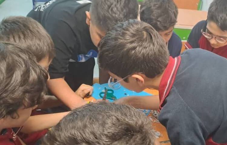 کلاس زبان انجام کاردستی اصفهان 1