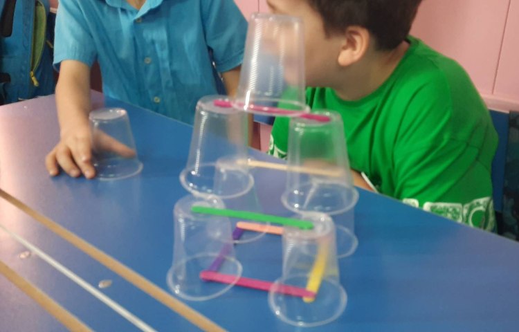 :کلاس زنگ تفریح (بازی ساختنی)، ساختن برجهای بلند